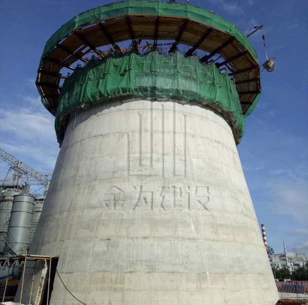大煙囪新建現(xiàn)場.jpg